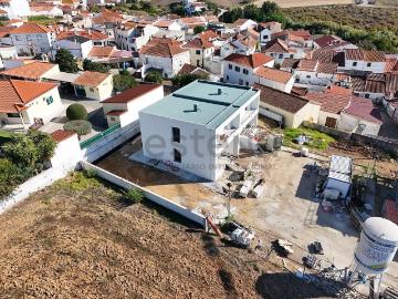 Moradia T3 com Garagem e Espaço Exterior 160m² da Lourinhã e Atalaia