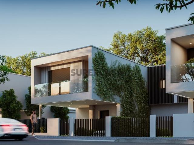 Moradia T3 duplex com garagem e piscina na Herdade do Meio, Amora