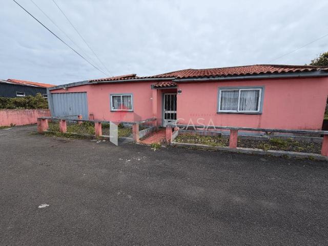 Moradia T3 com garagem e quintal
