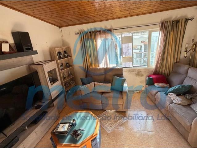 Moradia T3 com garagem e quintal