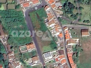 Moradia T3, com garagem, em construção em Agua de Alto