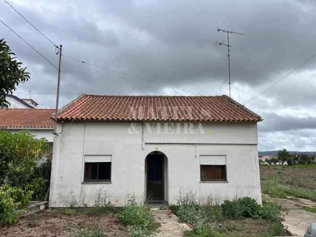 Moradia T3 com Garagem em Turquel