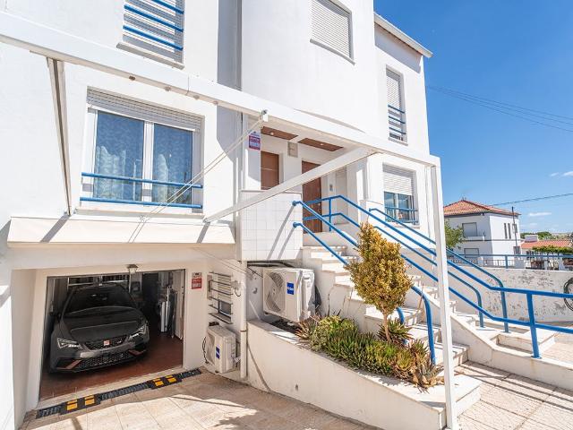 Moradia T3 com Garagem, Escritório e Quintal | Évora 122m² Bacelo e Senhora da Saúde