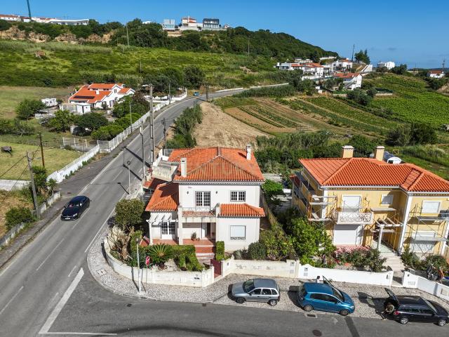 Moradia T3 com Garagem para 3 Carros e Espaço Exterior | A 2 Minutos do Centro de Torres Vedras