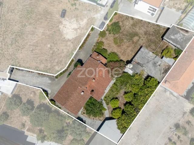 MORADIA T3 COM JARDIM E POMAR PENAFIEL