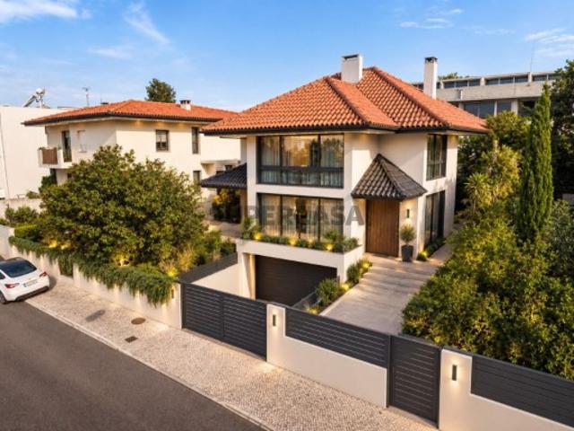 Moradia T3 com jardim, Linda a Velha, Oeiras
