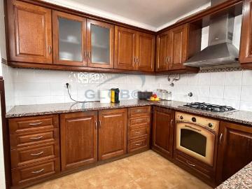 Moradia T4 com Logradouro em Riachos, Torres Novas