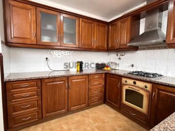 Moradia T4 com Logradouro em Riachos, Torres Novas