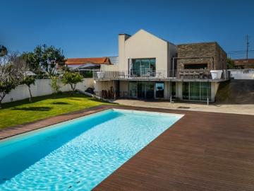 Moradia T3 com Piscina no Centro de Avanca Aveiro Arquitetura Contemporânea