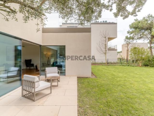 Moradia T3 com piscina no resort Marinha Prime, Cascais