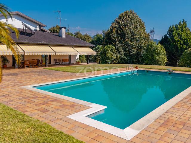 Moradia T3 com piscina a 10 minutos do centro de Guimarães