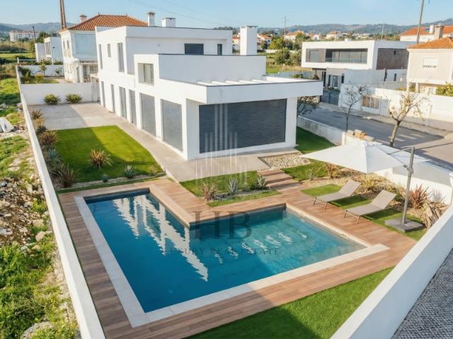 Moradia T3 com Piscina | Abrunheira |Sintra