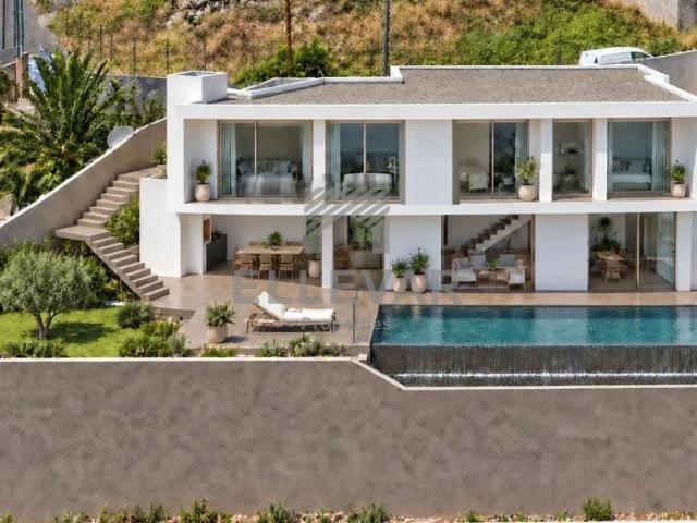MORADIA T3 COM PISCINA COM VISTA MAR NA CALHETA