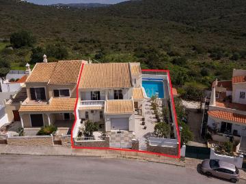 Moradia T3 com piscina e amplo espaço exterior 184m² Loulé são clemente