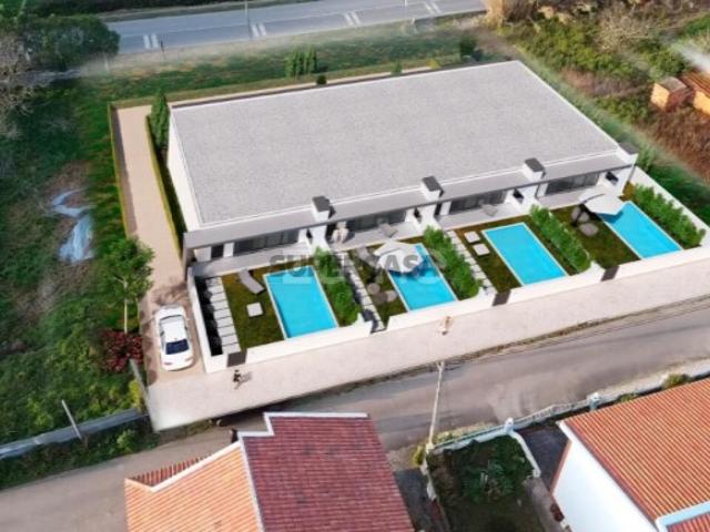 Moradia T3 com Piscina e garagem Perto de São Martinho