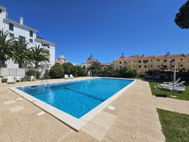 Moradia T3 com piscina e jardim comuns na Marina de Vilamoura