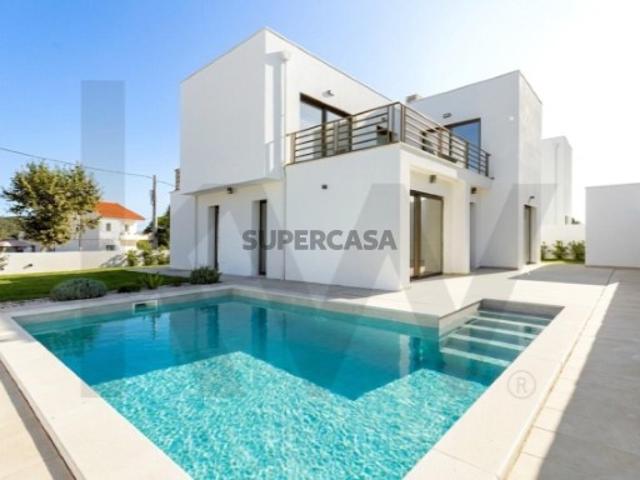 Moradia T3 com Piscina e Jardim, em Salir do Porto, São Martinho do Porto | Caldas da Rainha