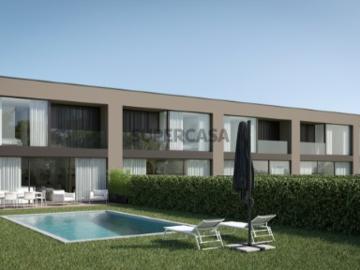 Moradia T3 com piscina e salão