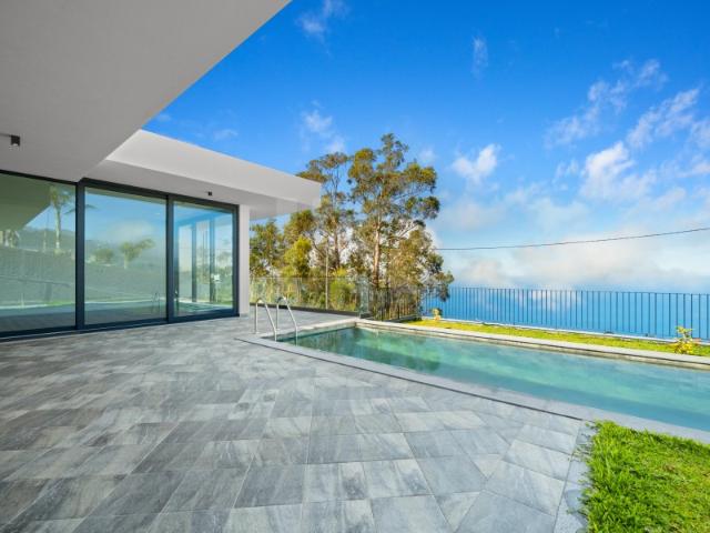 Moradia T3 com Piscina e Vista Mar no Arco da Calheta