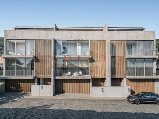 Moradia T3 com Piscina e vista Mar em Areosa