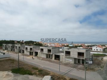 Moradia T3 com piscina, vista mar e garagem em Santa Cruz Torres Vedras