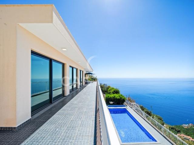Moradia T3 com Piscina e Vista Panorâmica sobre o Atlântico. 127m² Arco Da Calheta