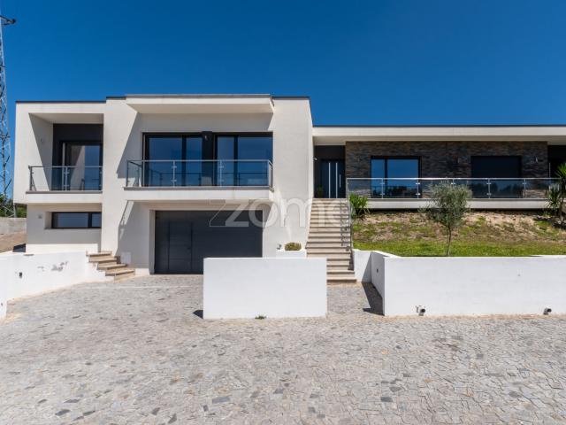 MORADIA T3 COM PISCINA E VISTA PRIVILEGIADA EM ANTIME FAFE