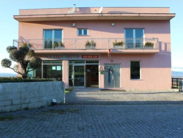 Moradia T3 com piscina em Adaúfe, Braga