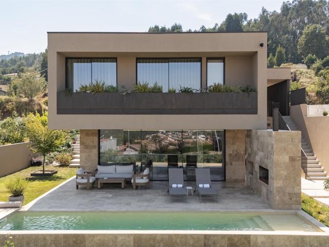Moradia T3 com Piscina em Barcelos, Norte de Portugal 250m² Gamil e Midões
