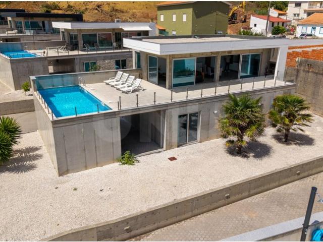 Moradia T3 com Piscina, para venda em São Martinho do Porto