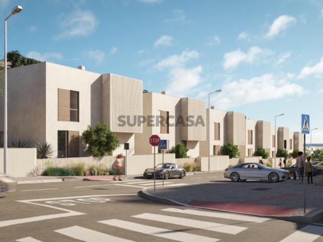Moradia T3 com piscina privativa em novo empreendimento, em Olhão