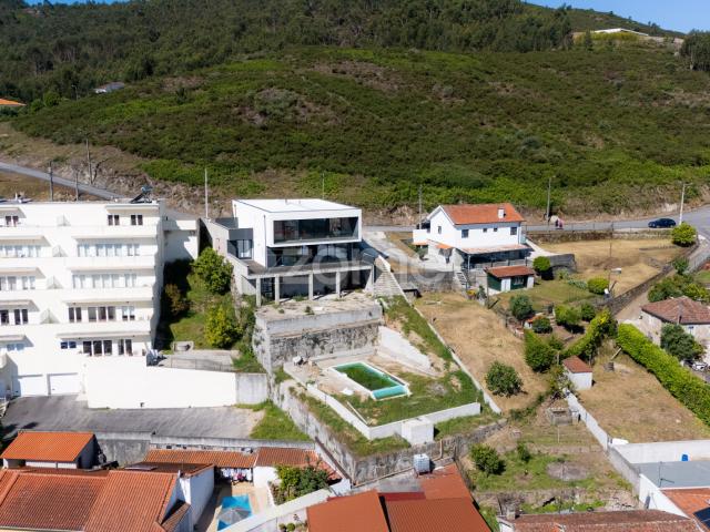 Moradia T3 com Piscina | Santa Eulália, Vizela