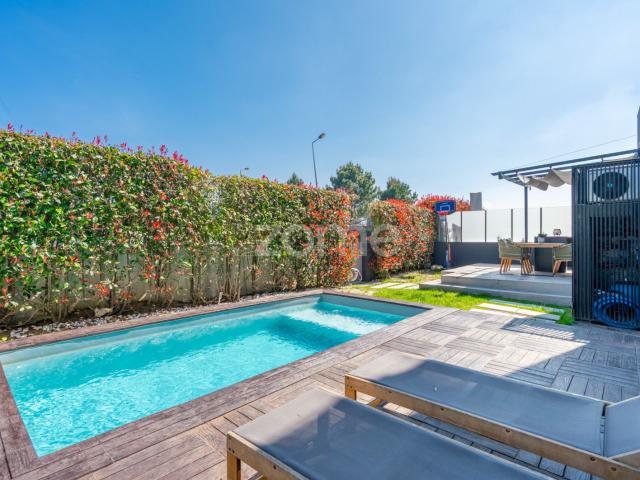 MORADIA T3 COM PISCINA