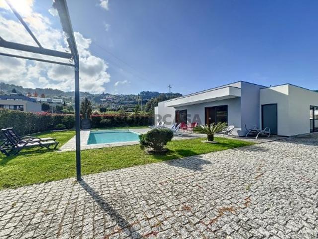 Moradia T3 com piscina