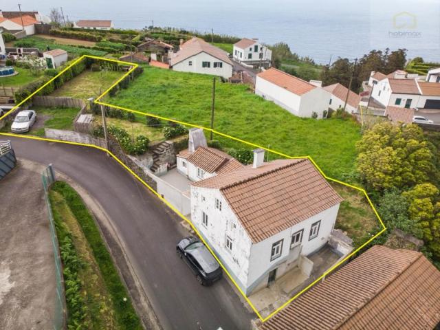 Moradia T3 com quintal em Santo António Nordestinho