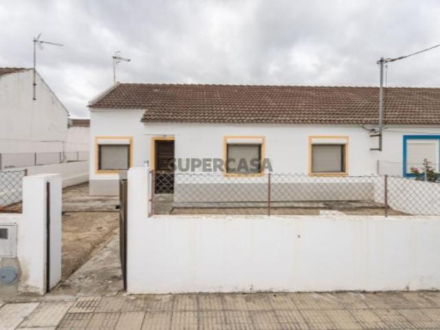 Moradia T3 com Sótão, Quintal e Excelente Potencial Bairro Montevil, Alcácer do Sal