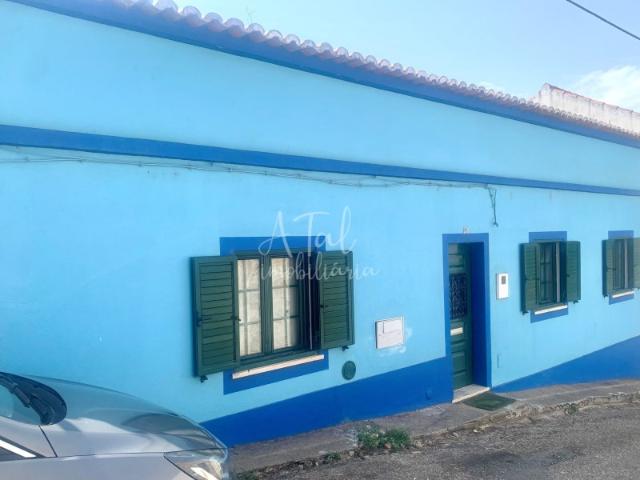 Moradia T3 com sotão, adega e terreno, no coração do Cercal do Alentejo