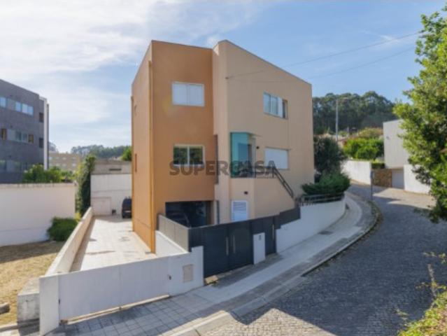 Moradia T3 Para quem quer sair do apartamento sem pagar o preço do Porto