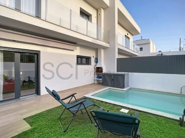 Moradia T3 Como Nova, com Garagem e Piscina em Fernão Ferro 108m² Fernão Ferro