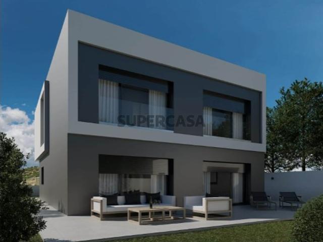 Moradia T4| Construçao| Meia Via| Torres Novas