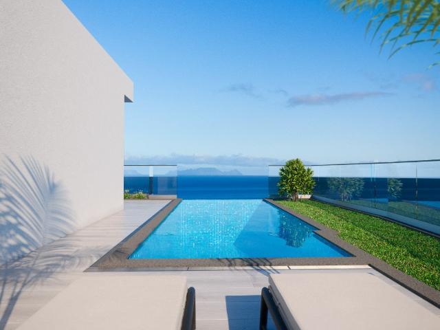 Moradia T3 Contemporânea com Piscina e Vista Infinita sobre. 185m² Caniço