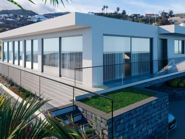 Moradia T3 Contemporânea com Piscina e Vista Infinita sobre. 302m² Caniço