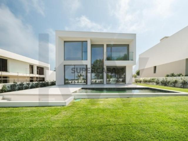 Moradia T3 Contemporânea com Piscina e Jardim | Fontanelas Sintra