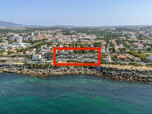 Moradia T3 contemporânea, com vista total frontal de mar e jardim privativo