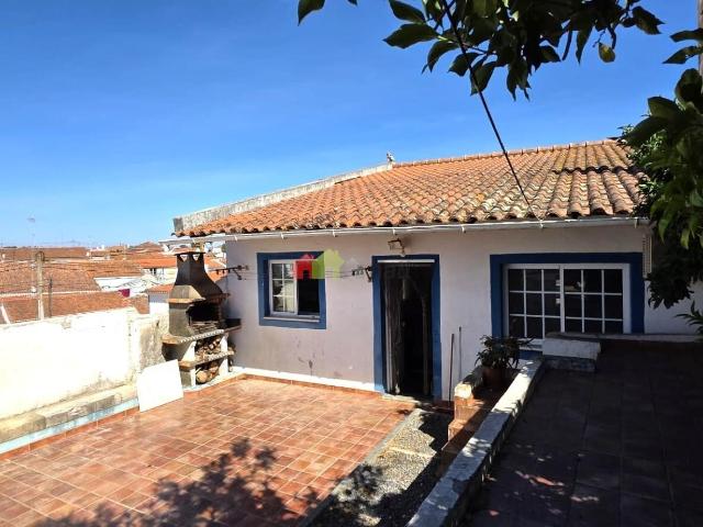 Moradia T3 c/Quintal e Garagem Albernoa