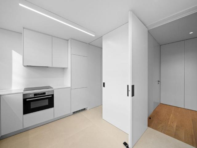 Moradia T3 Duplex com Jardim, Varanda e Garagem em Condomínio Privado na Foz