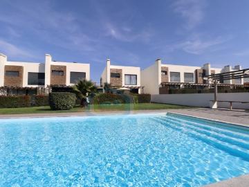 Moradia T3 de arquitectura moderna junto à praia de Santa Cr. 144m² A dos Cunhados e Maceira