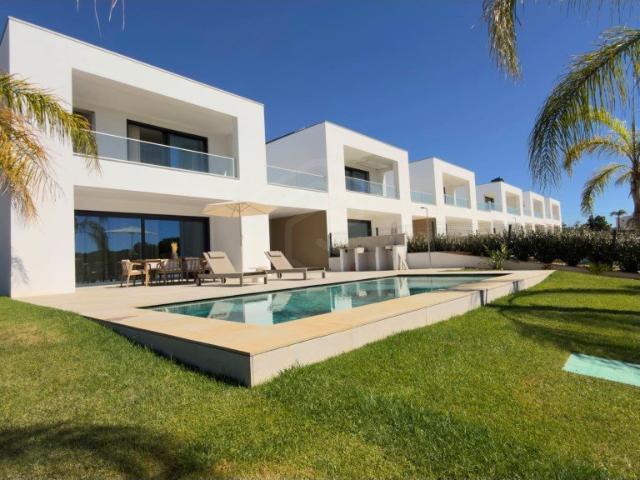 Moradia T3 de Design Moderno e Funcional em Empreendimento d. 108m² Quarteira