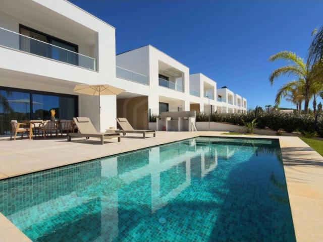 Moradia T3 de Design Moderno e Funcional em Empreendimento d. 108m² Quarteira