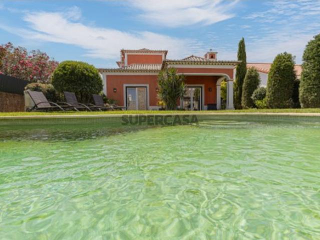 Moradia T3 de excelência com jardim e piscina na Quinta dos Foios, Azeitão